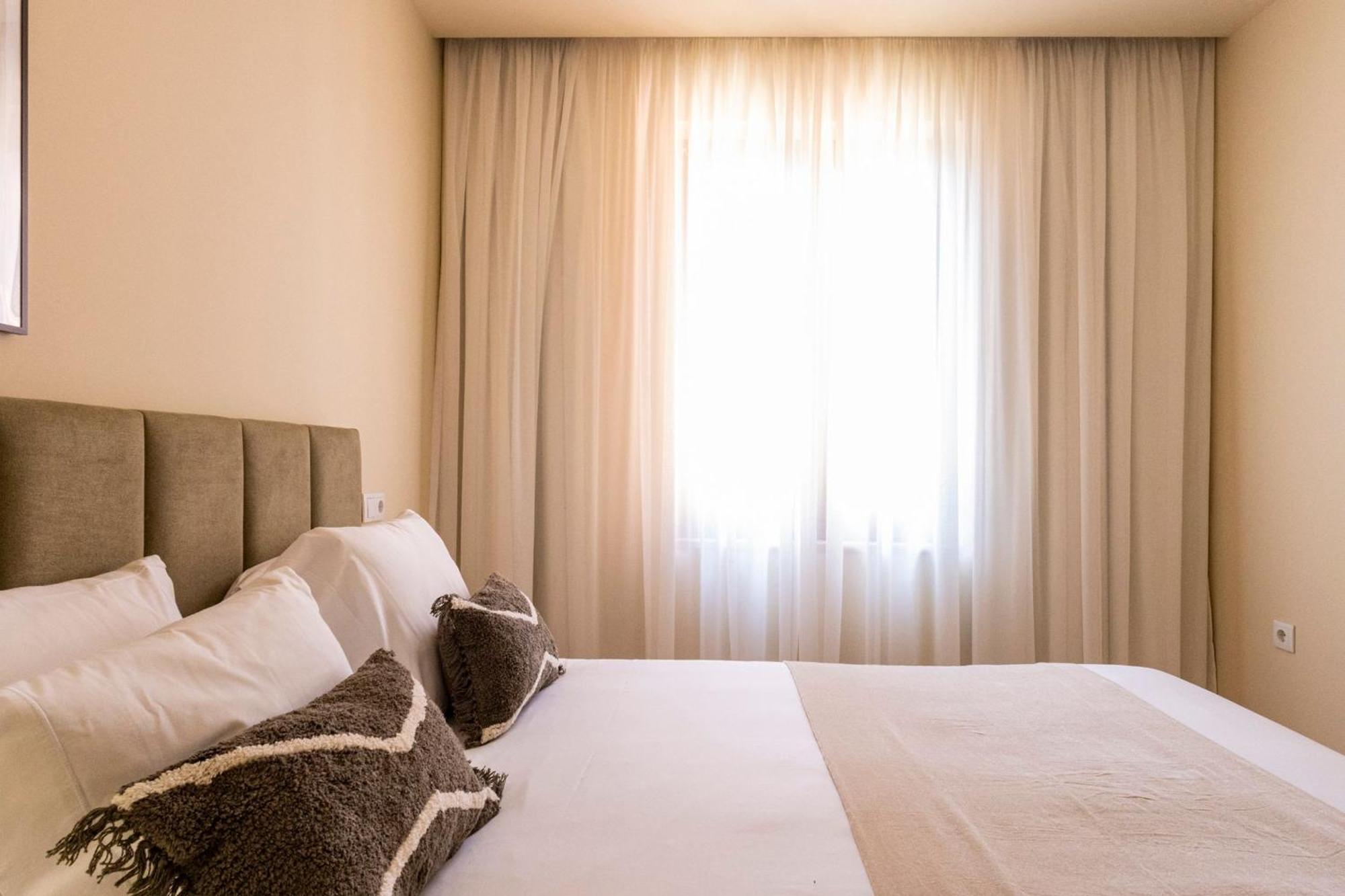 Apartment Bonjardim By Lovelystay